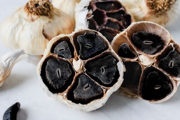 تصویر 1 از قیمت خرید سیر سیاه شمال با فروش عمده